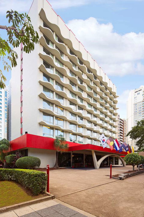 Royal on the Park - VIC Tourism 0