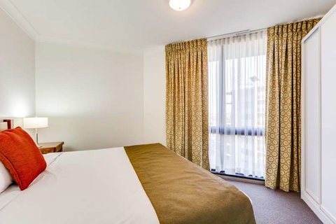 Hillcrest Central Apartment Hotel - VIC Tourism 3
