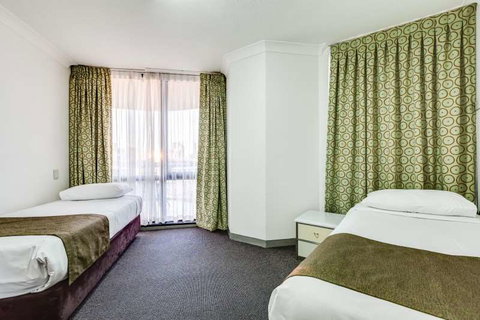 Hillcrest Central Apartment Hotel - VIC Tourism 5