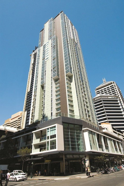 Oaks Festival Towers - VIC Tourism 0