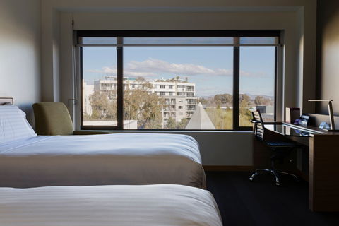 Crowne Plaza Canberra - VIC Tourism 4