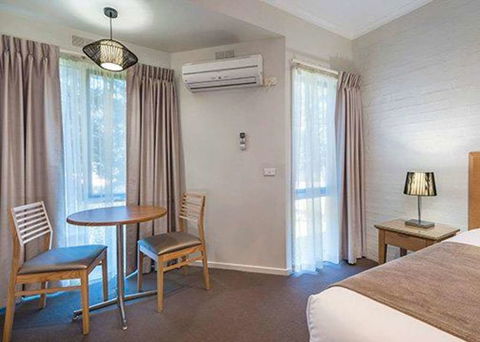 Comfort Inn Coach & Bushmans - VIC Tourism 7
