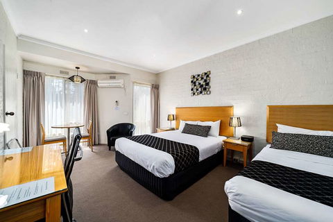 Comfort Inn Coach & Bushmans - VIC Tourism 9