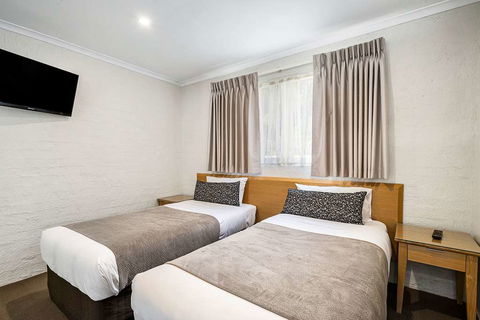 Comfort Inn Coach & Bushmans - VIC Tourism 13