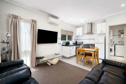 Comfort Inn Coach & Bushmans - VIC Tourism 15