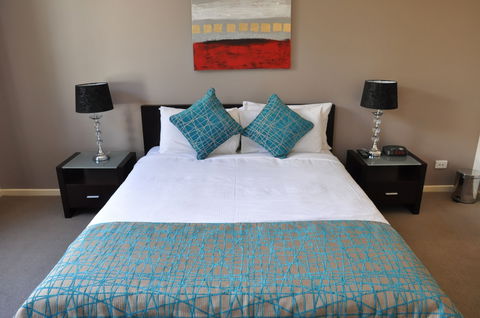 RNR Apartments, Adelaide - VIC Tourism 1