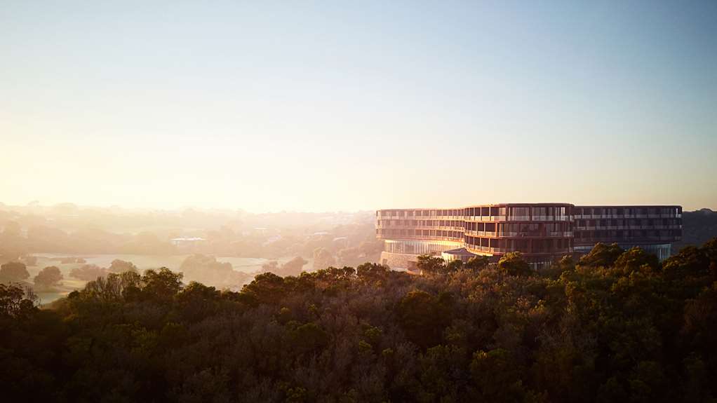 Rosebud Plaza ACT VIC Tourism