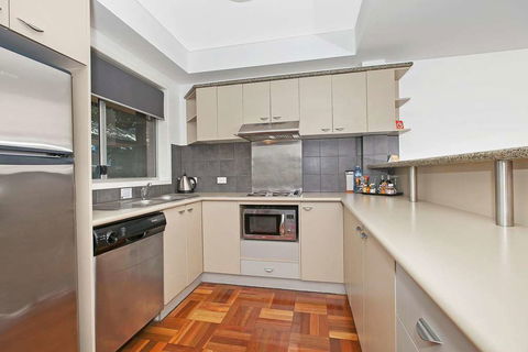 Comfort Inn & Suites Northgate Airport - VIC Tourism 7