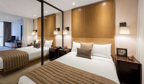 Skye Hotel Suites - VIC Tourism 3