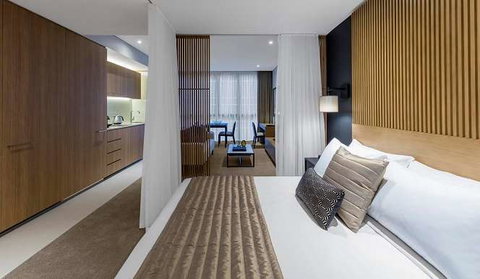 Skye Hotel Suites - VIC Tourism 7