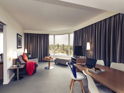 Mercure Hotel Parramatta - VIC Tourism 4