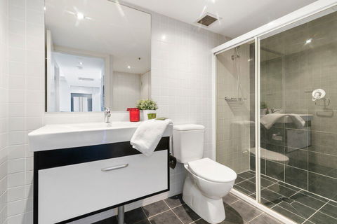 Astra Apartments Parramatta - VIC Tourism 3