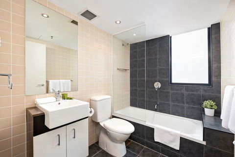 Astra Apartments Parramatta - VIC Tourism 7