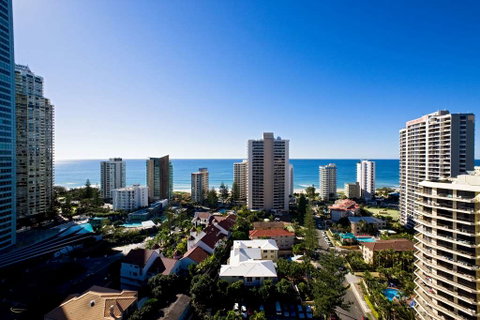 Wyndham Surfers Paradise Resort - VIC Tourism 1