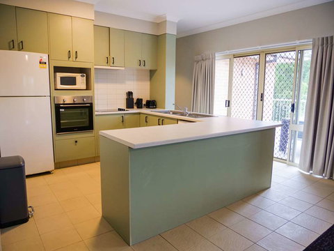 Nightcap at Hinterland Hotel - VIC Tourism 10