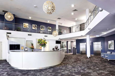 Quality Hotel Dickson - VIC Tourism 0