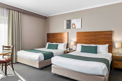 Quality Hotel Dickson - VIC Tourism 2