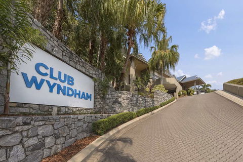 Club Wyndham Airlie Beach - VIC Tourism 0
