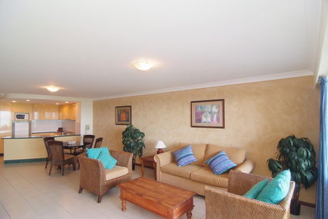 at Waters Edge Resort - VIC Tourism 5