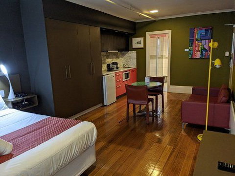 Tolarno Hotel - VIC Tourism 5
