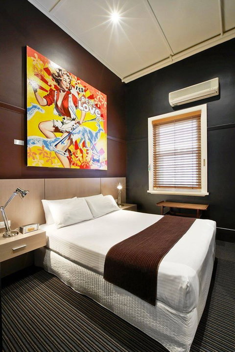 Tolarno Hotel - VIC Tourism 7