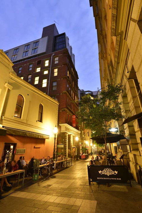 Metro Apartments on Bank Place - VIC Tourism 1