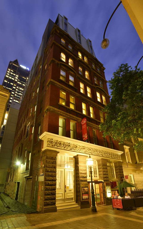 Metro Apartments on Bank Place - VIC Tourism 3
