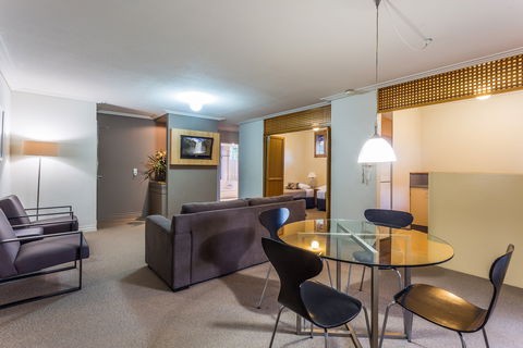 The Airport International Motel - VIC Tourism 6