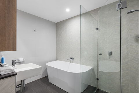 Meriton Suites Sydney Airport - VIC Tourism 9