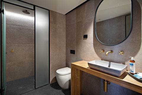 Zara Tower Serviced Apartments - VIC Tourism 6