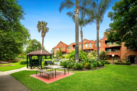 Comfort Apartments Royal Gardens - VIC Tourism 1