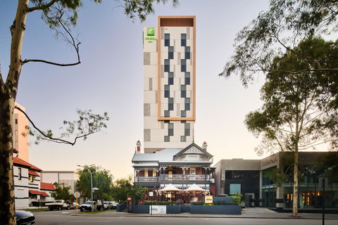 Holiday Inn West Perth - VIC Tourism 1