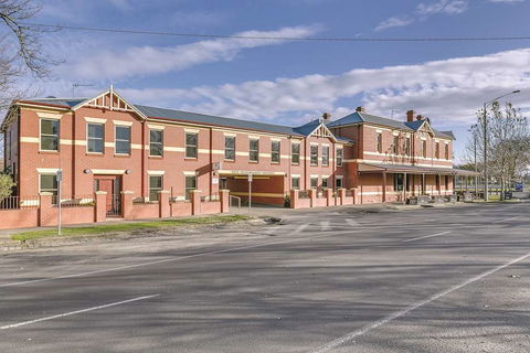 Lake Inn Ballarat - VIC Tourism 0