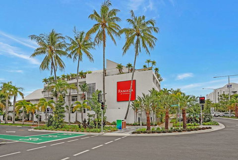 Ramada By Wyndham Cairns City Centre - VIC Tourism 0