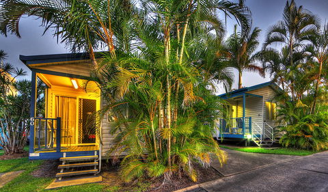 Alex Beach Cabins & Tourist Park - VIC Tourism 0