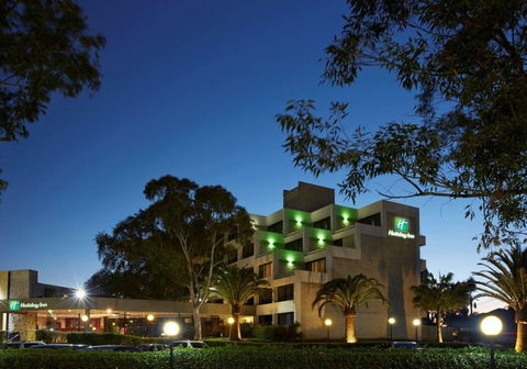 Holiday Inn Warwick Farm - VIC Tourism 1
