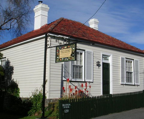 Alice's Cottages - VIC Tourism 0