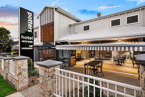 Potter's Boutique Hotel - VIC Tourism 0