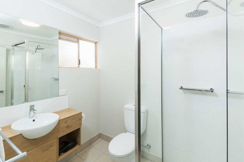 NIghtcap at Balaclava Hotel - VIC Tourism 0