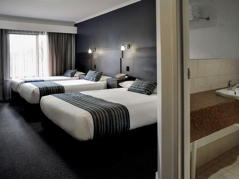 Ibis Styles Adelaide Manor - VIC Tourism 1