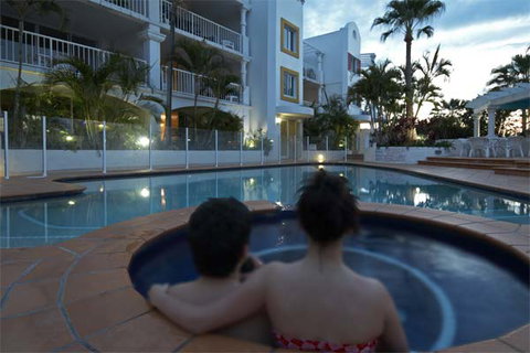 Santorini Holiday Apartments - VIC Tourism 0
