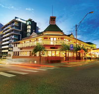 Oaks Grand Gladstone - VIC Tourism