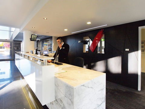 Oaks Metropole Hotel - VIC Tourism 1