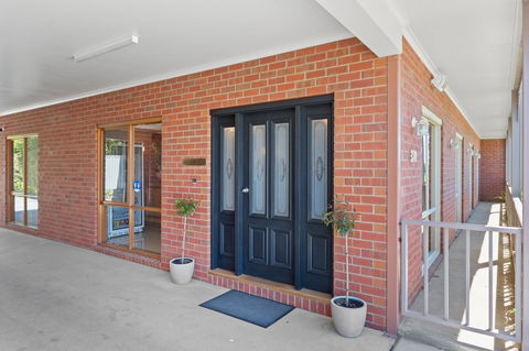 Burke & Wills Motor Inn - VIC Tourism 2