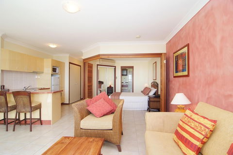 At Waters Edge Resort - VIC Tourism 2