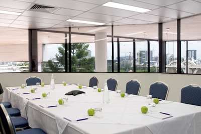 Park Regis North Quay - VIC Tourism 9