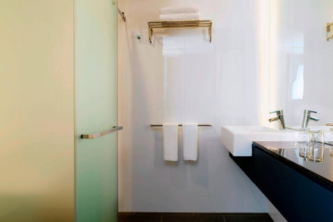 Four Points by Sheraton Brisbane - VIC Tourism 3