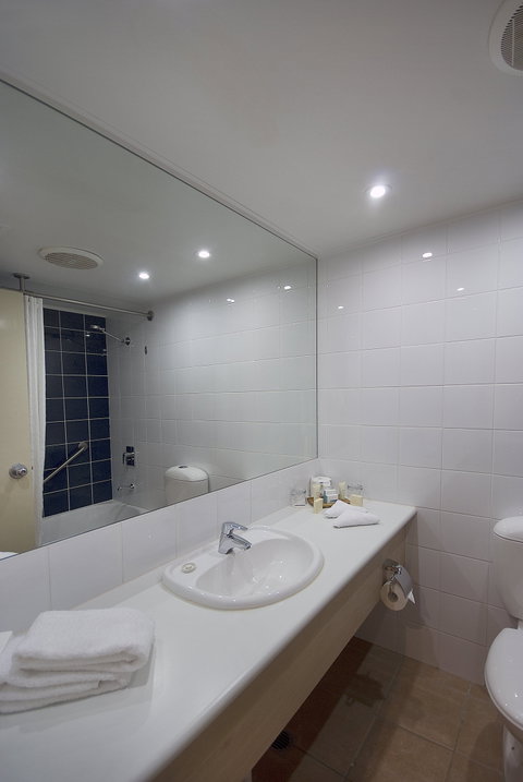 Outback Hotel & Lodge - VIC Tourism 3