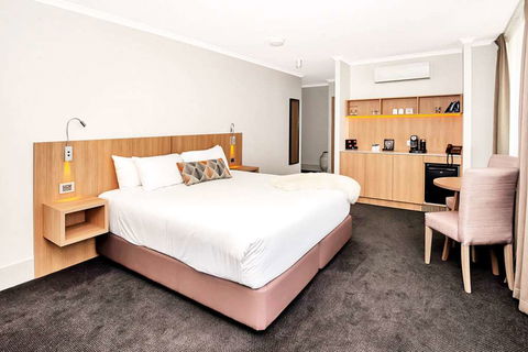 Clarion Hotel Townsville - VIC Tourism 1