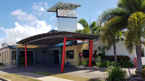 Ayr Traveller's Motel - VIC Tourism 0